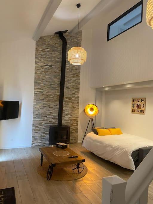 Ferienwohnung Le Lion D'Or Bessines Exterior foto