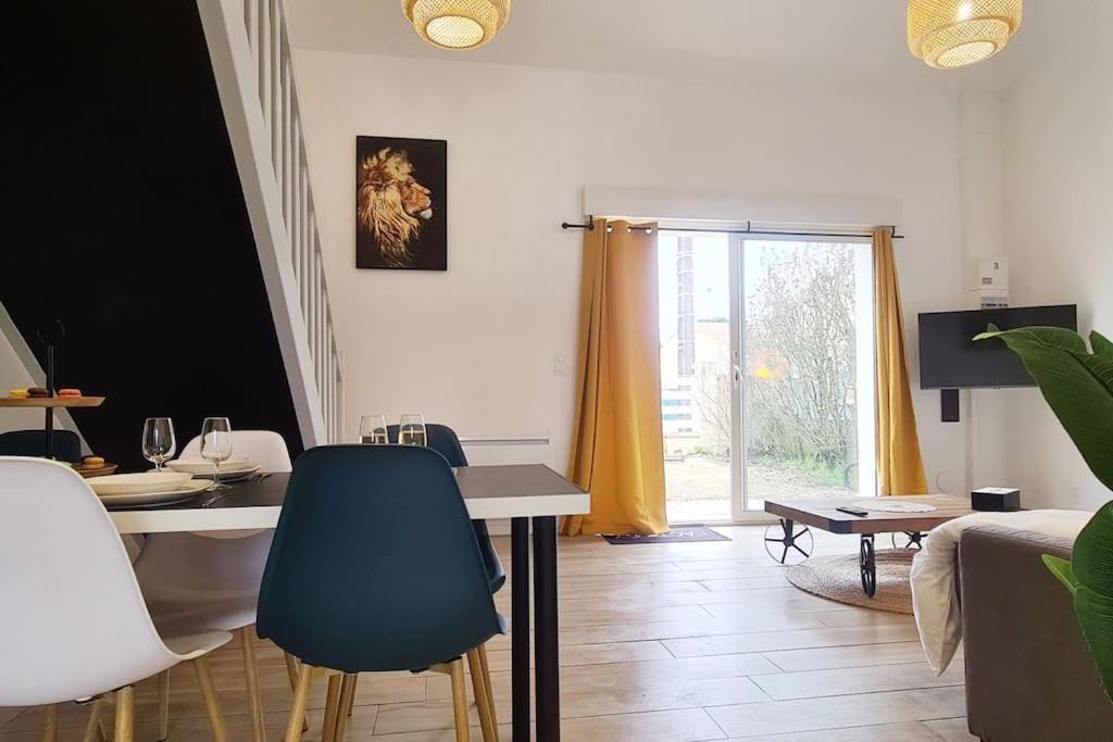 Ferienwohnung Le Lion D'Or Bessines Exterior foto